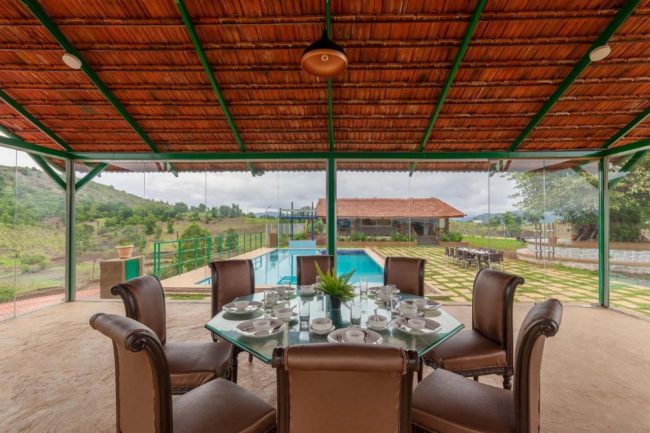 Stayvista'S Ficus Farms - Mountain-View Haven With Rustic Artsy Interiors, Outdoor Pool, Glasshouse, Home Theatre & Karaoke Delight Igatpuri Exterior foto